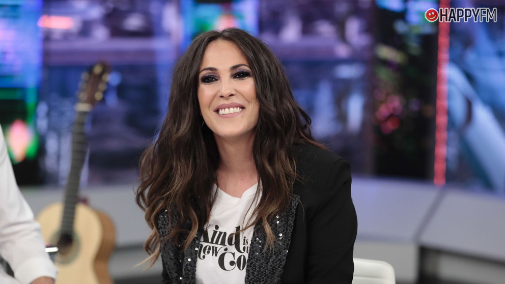 Malú reaparece para felicitar las Navidades más especiales por su embarazo