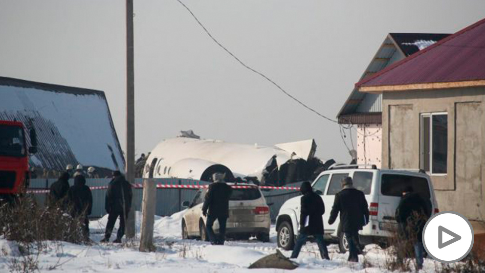 Imagen del accidente en Kazajistán. Foto: AFP