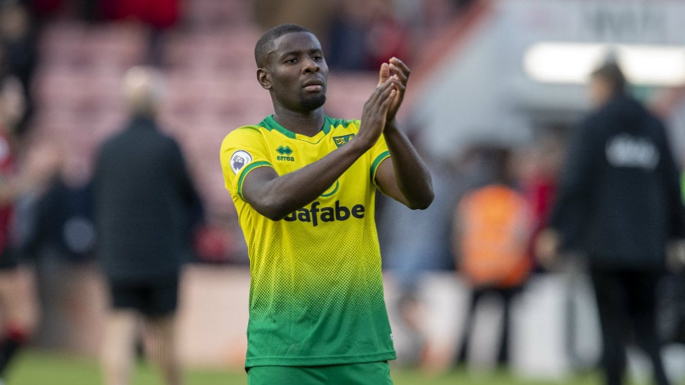 Ibrahim Amadou con el Norwich. (@NorwichCityFC)