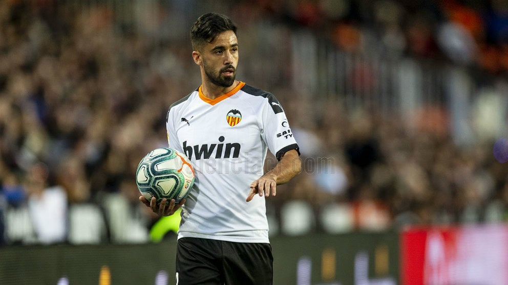 Jaume Costa se muestra dispuesto a seguir en el Valencia