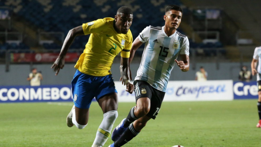 Emerson de Souza con Brasil frente a Argentina. (CBF)