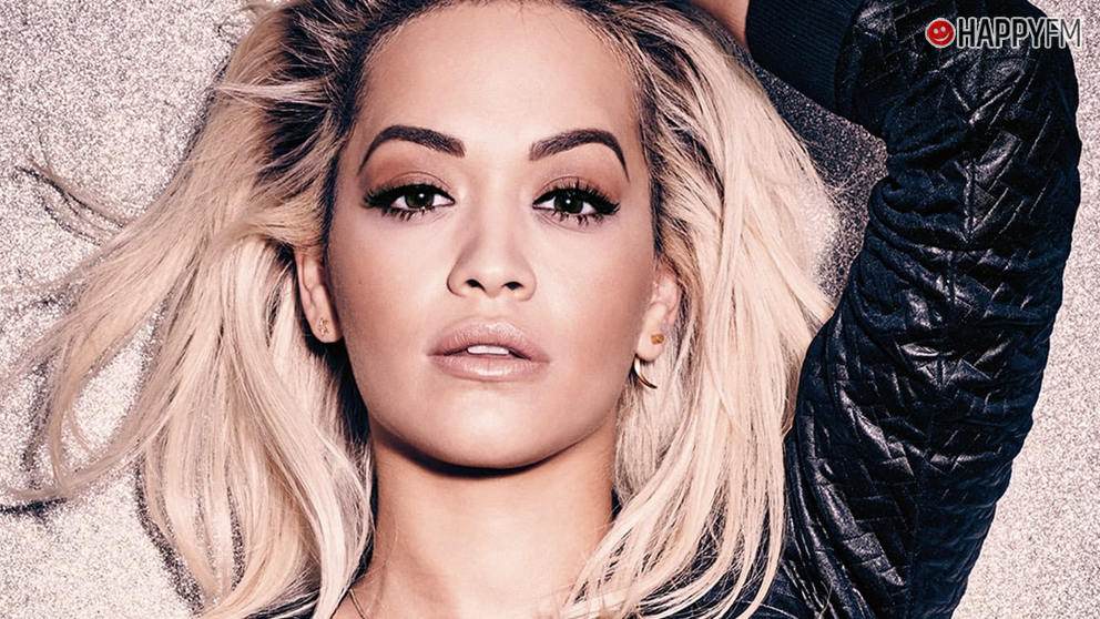 Rita Ora sorprende con estas imágenes en la playa