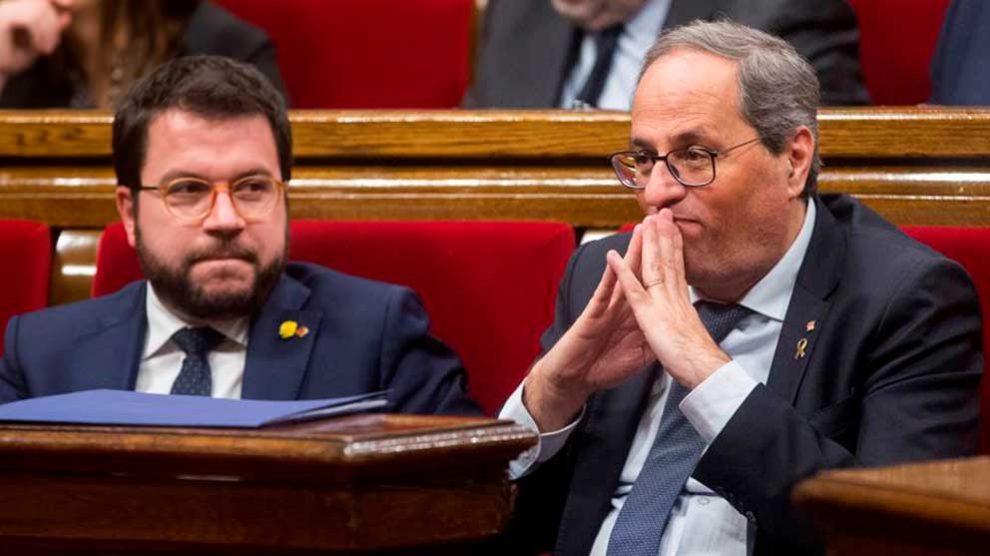 Quim Torra asiste con el vicepresidente Pere Aragonés al pleno del Parlament