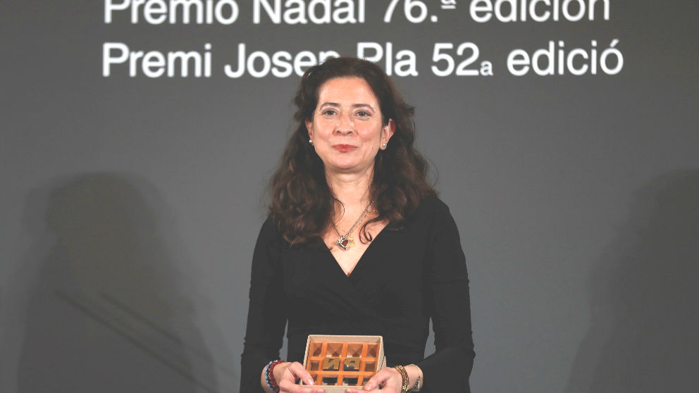 Ana Merino con el premio (Foto: EFE).