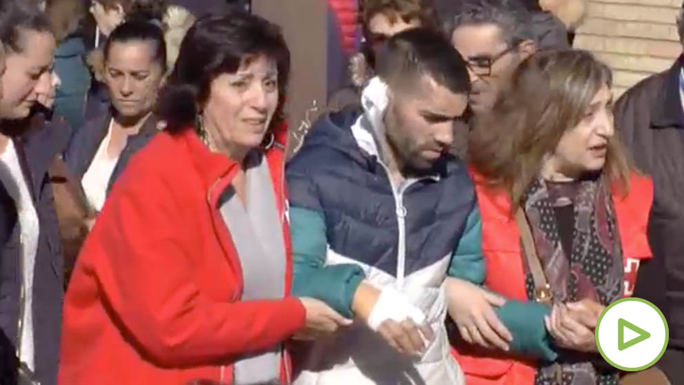 Entierran al adolescente y a su hermana de 24 años fallecidos en el incendio de una vivienda en Huelva
