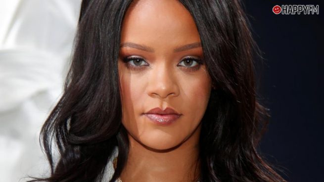 Rihanna revoluciona Instagram con esta imagen sin maquillaje