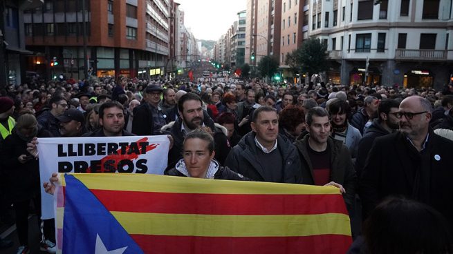 Medio Gobierno de España festeja a ETA