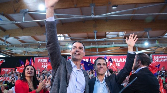 Alcala de henares Pedro Sánchez junto al alcalde de Alcalá, Javier Rodríguez Palacios. (Foto. PSOE)