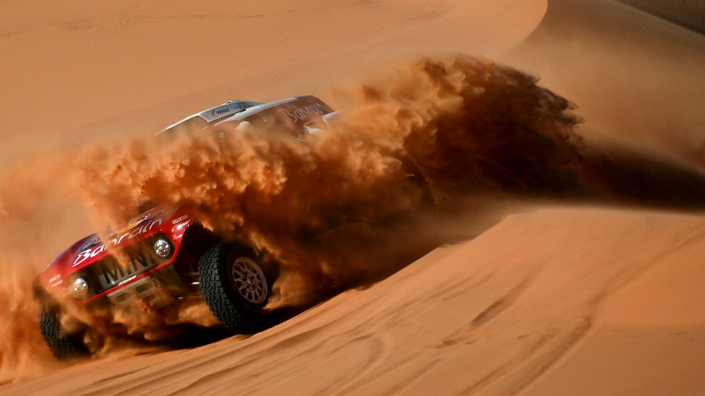 Carlos Sainz durante una etapa del Dakar. (AFP)