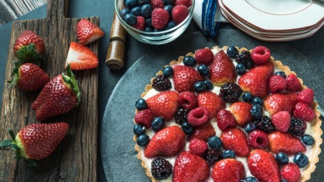 Receta de pastel rápido de crema con frutas