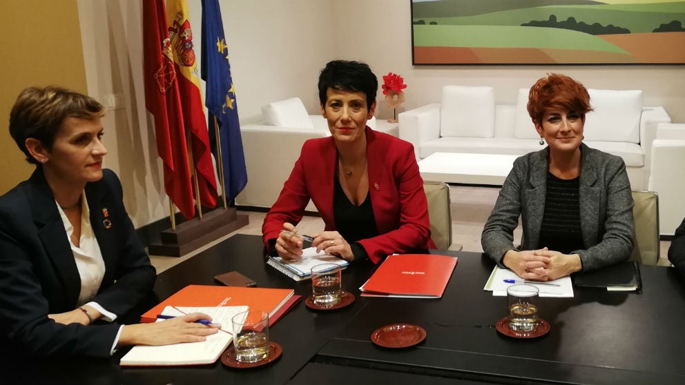 La presidenta de Navarra, María Chivite, se reúne con diputados de Bildu