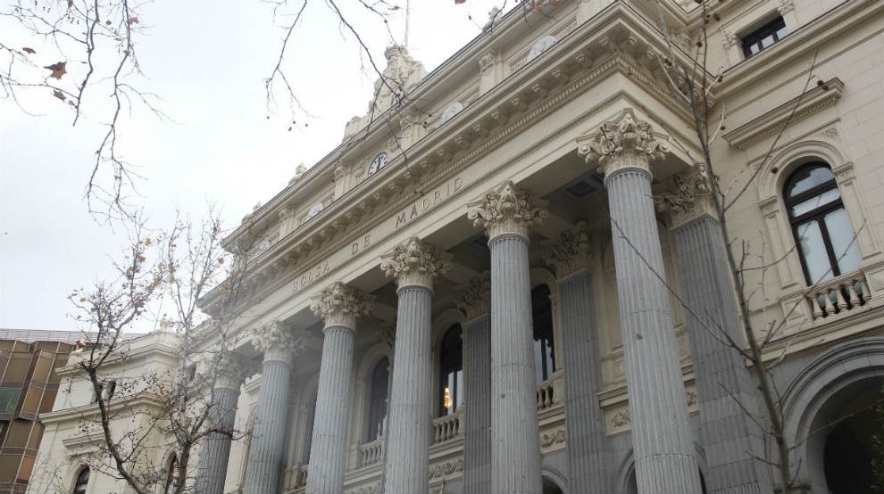 Fachada de la Bolsa de Madrid.
