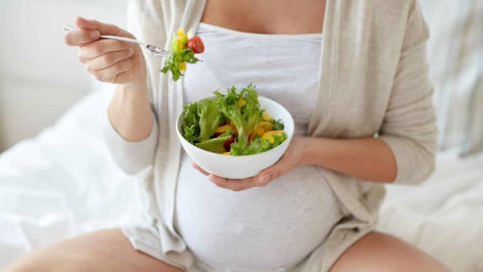 Descubre cuáles son los 5 alimentos esenciales durante el embarazo