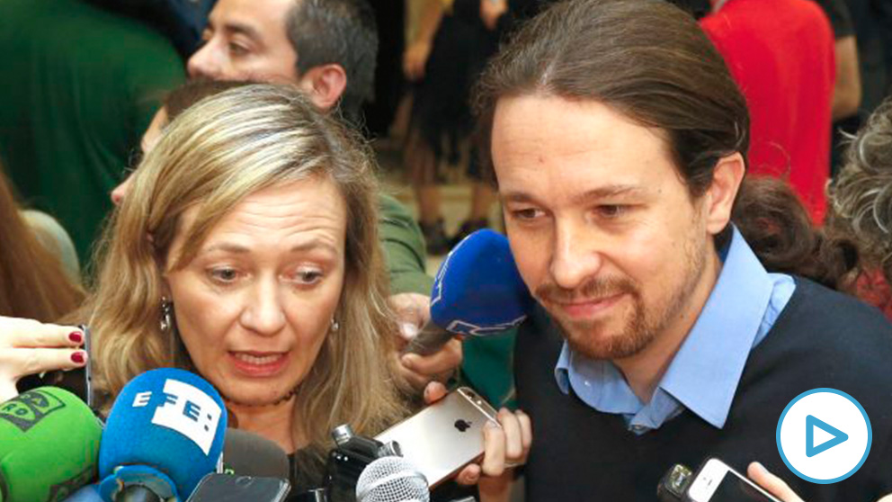 La ex diputada de Podemos Victoria Rosell acompañada por el líder del partido, Pablo Iglesias (Foto: Efe)