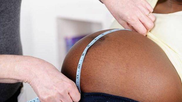 ¿Qué es la medición de la altura uterina durante el embarazo"