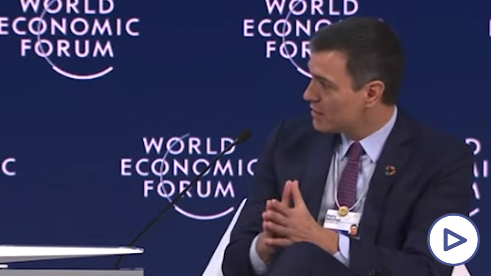 Pedro Sánchez durante su intervención en el plenario de Davos