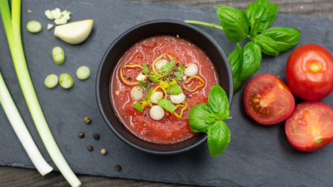 Receta de sopa de tomate y cebolla con huevo