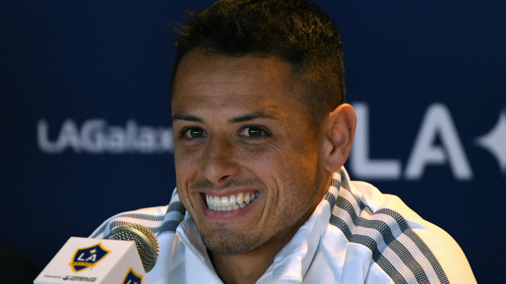 Chicharito Hernández en su presentación con Los Ángeles Galaxy. (AFP)