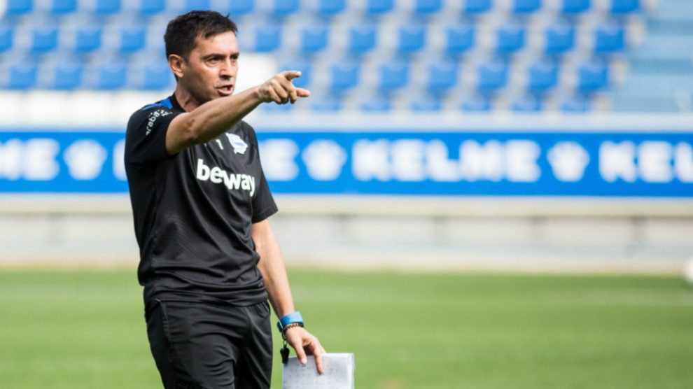 Asier Garitano en un entrenamiento con el Alavés. (Deportivo Alavés)