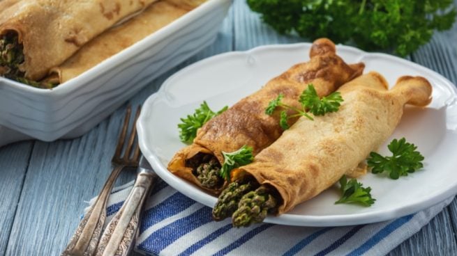 Receta de crepes veganas de espárragos con champiñones