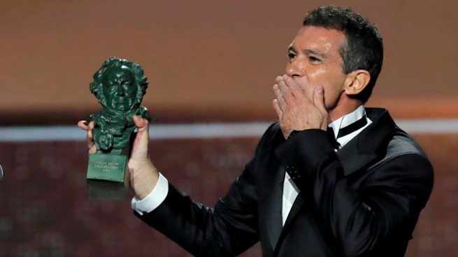 Antonio Banderas recibe el primer Goya de su carrera, mejor actor protagonista por 'Dolor y gloria'.