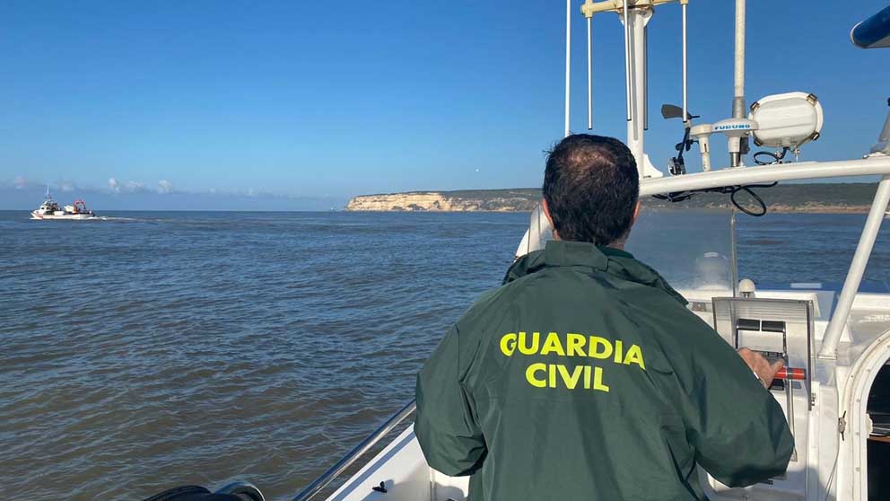 Operativo de la Guardia Civil en el Estrecho. Foto: Europa Press