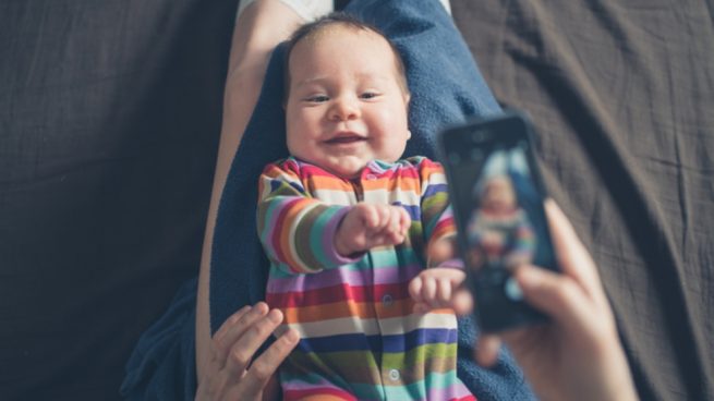Cómo hacer fotos de profesional al bebé en casa