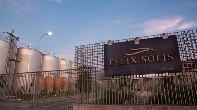 Los agricultores sospechan que el empresario Félix Solís defraudó en la venta de vino Valdepeñas