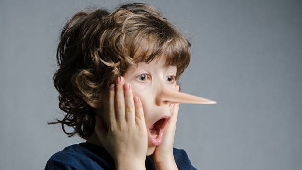 Descubre cómo identificar y cómo reaccionar ante las mentiras de los niños
