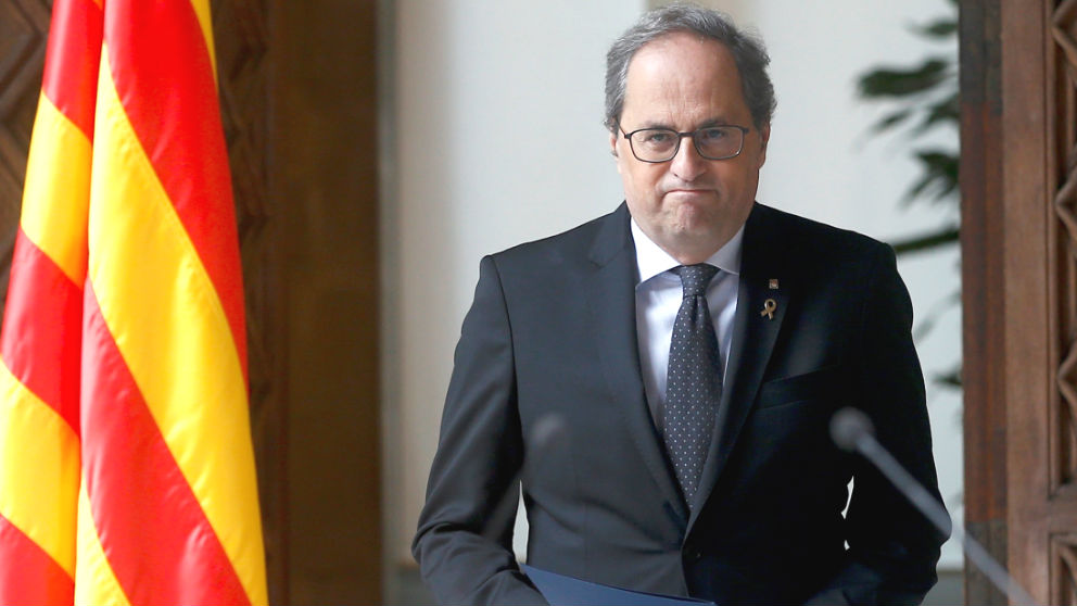 El presidente de la Generalitat, Quim Torra, durante la declaración institucional que ha ofrecido este miércoles en el Palau de la Generalitat. (Foto: Efe)