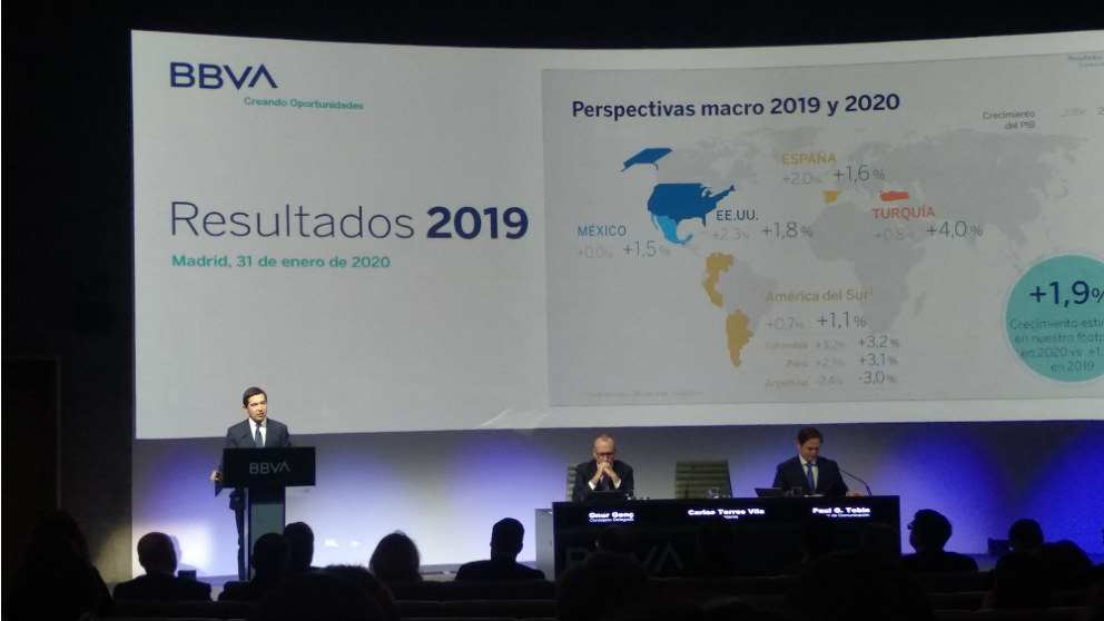 Carlos Torres y Onur Genç en la presentación de resultados de BBVA
