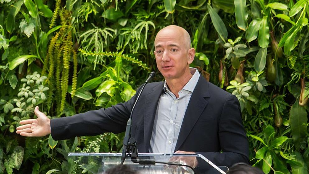 Jeff Bezos aumenta su fortuna en unos 10.000 euros en 15 minutos