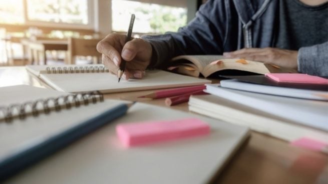 La alternativa de la Comunidad de Madrid al ‘pin parental’: los colegios harán públicas las extraescolares