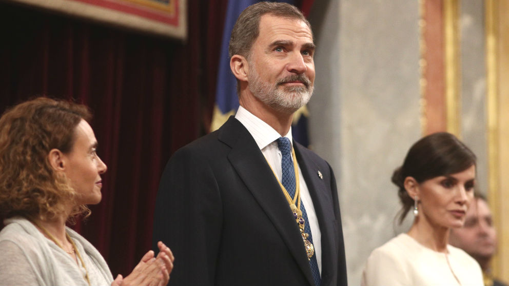 La presidenta del Congreso, Meritxell Batet; el Rey Felipe VI; y la Reina Letizia. (Foto: Europa Press)
