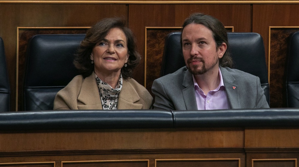 Carmen Calvo y Pablo Iglesias en el Congreso. (Foto. PSOE)