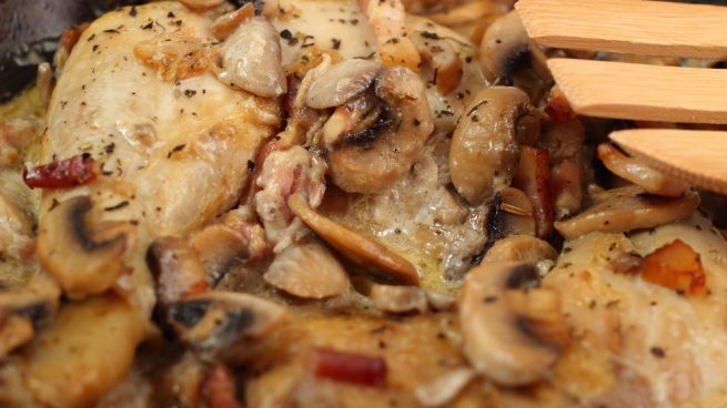 Fricandó de pollo con champiñones