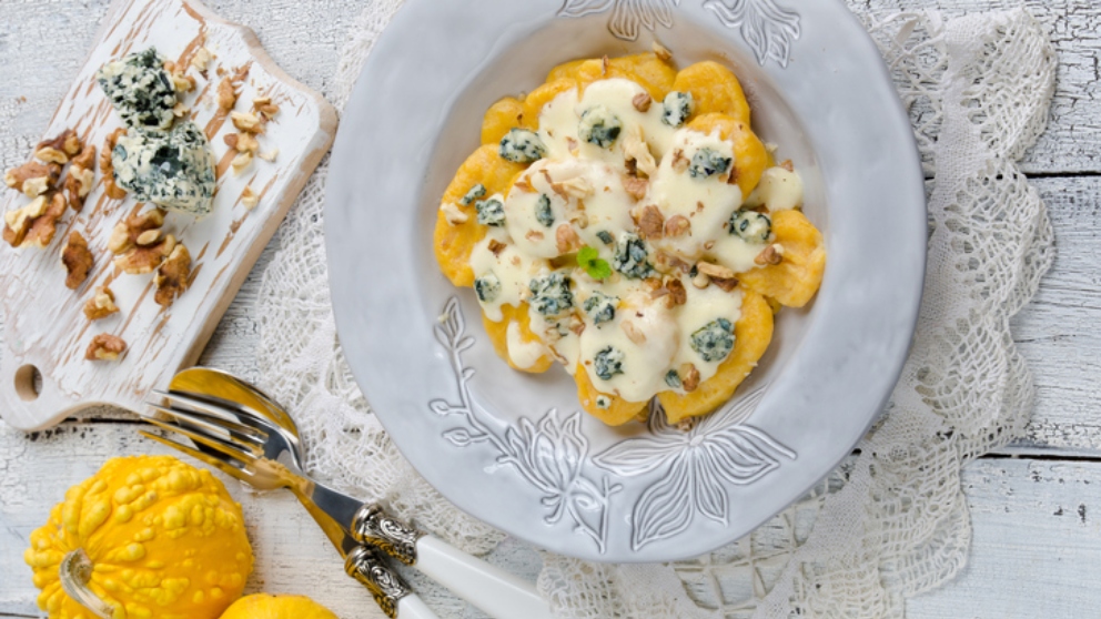 Pasta con verduras, Roquefort y nueces