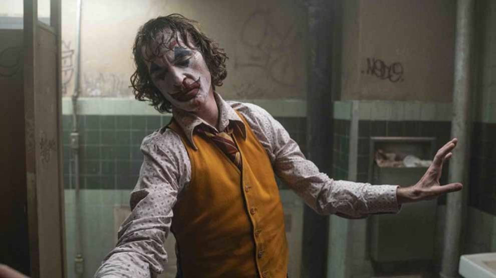 Joaquin Phoenix interpreta magistralmente al ‘Joker’ de Todd Phillips.