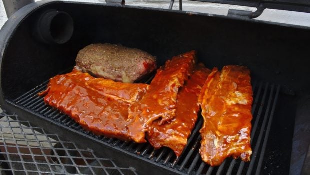 Costillas asadas con salsa de naranja