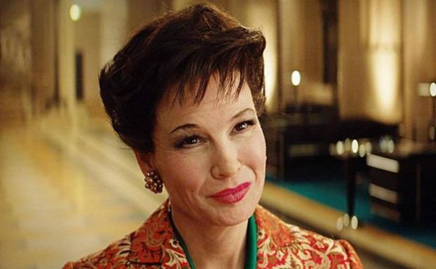 Renée Zellweger caracterizada como Judy Garland en 'Judy'