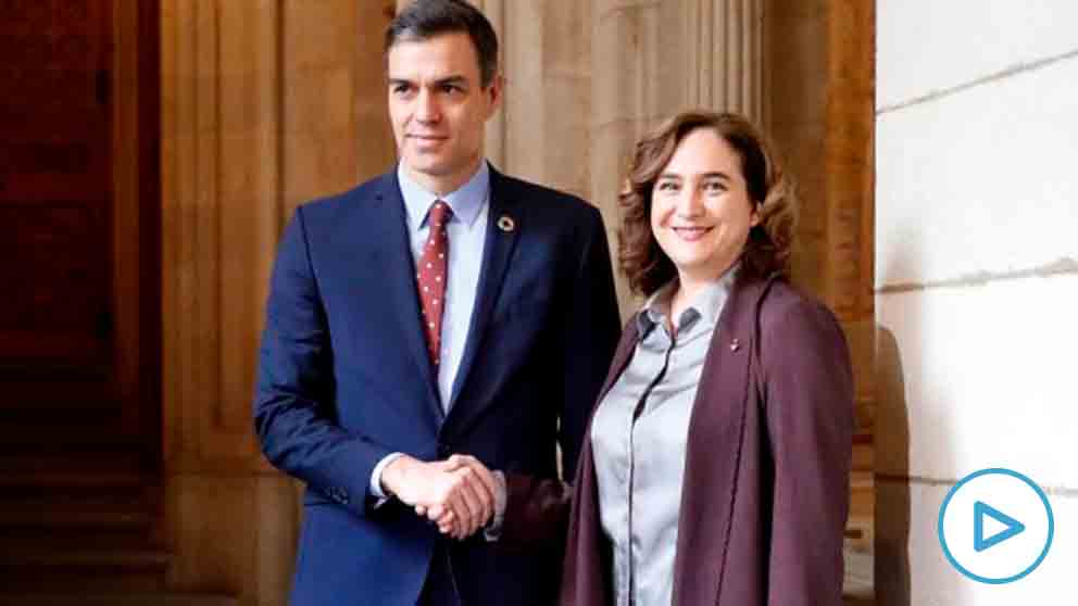 Ada Colau junto a Pedro Sánchez. Foto: EFE