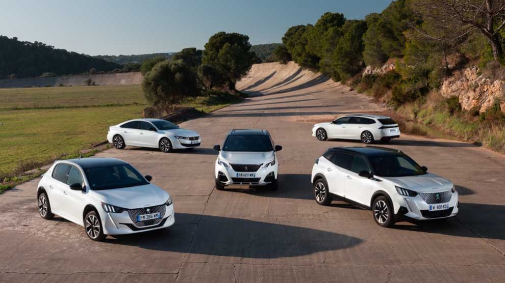 Gama Peugeot de eléctricos e híbridos.