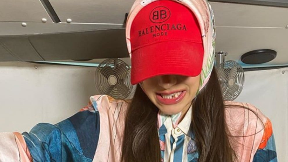 Instagram: Rosalía se pone todo el armario y se deja un diente
