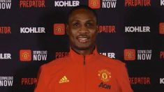 Ighalo, presentado como jugador del Manchester United.