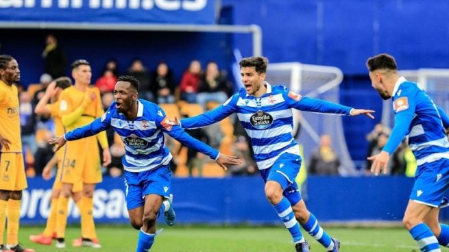 Los jugadores del Deportivo de La Coruña celebran un gol.