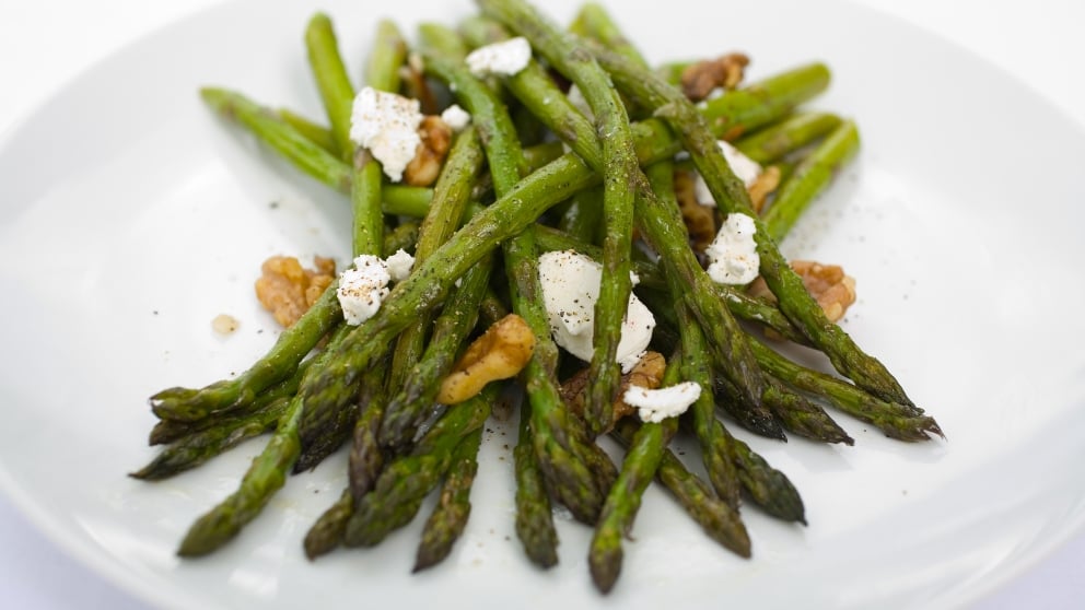 Ensalada de espárragos y frutos secos