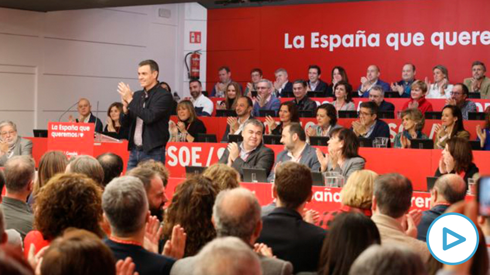 Sánchez, aplaudido, en el Comité Federal del PSOE.