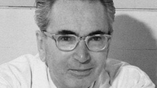 Conocemos más sobre él a través de las mejores frases de Viktor Frankl.