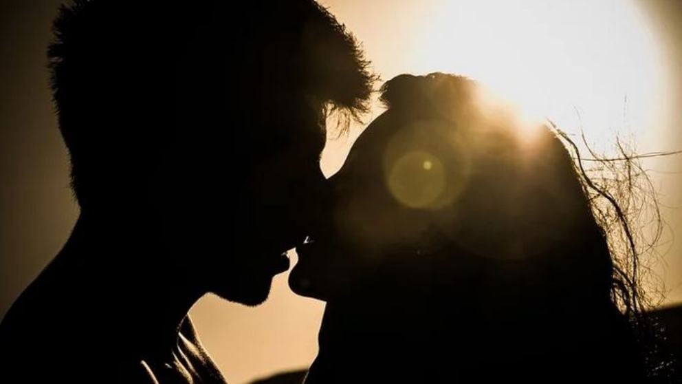 ¿Qué enfermedades dentales se contagian por besos?