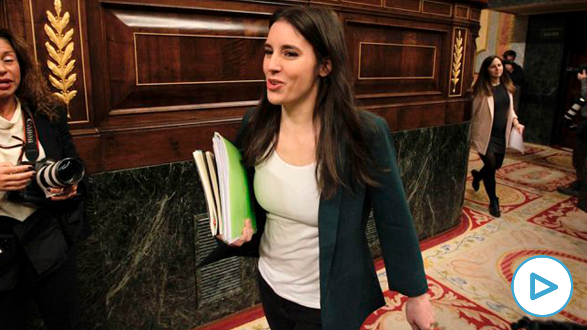 Irene Montero, a su llegada a la sesión de investidura. (Foto: Paco Toledo)